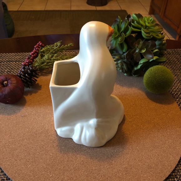 Mid Century Virgin Mary Madonna Hull Vase Planter - Picture 4 of 7
